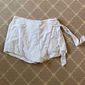 ByTheWay Revolve White Skort